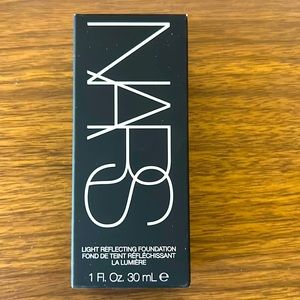 NEW-NARS Light Reflecting Foundation shade: Medium 3.5 Vanuatu